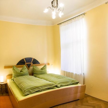 Gabriele'S Apartment Wina Bagian luar foto