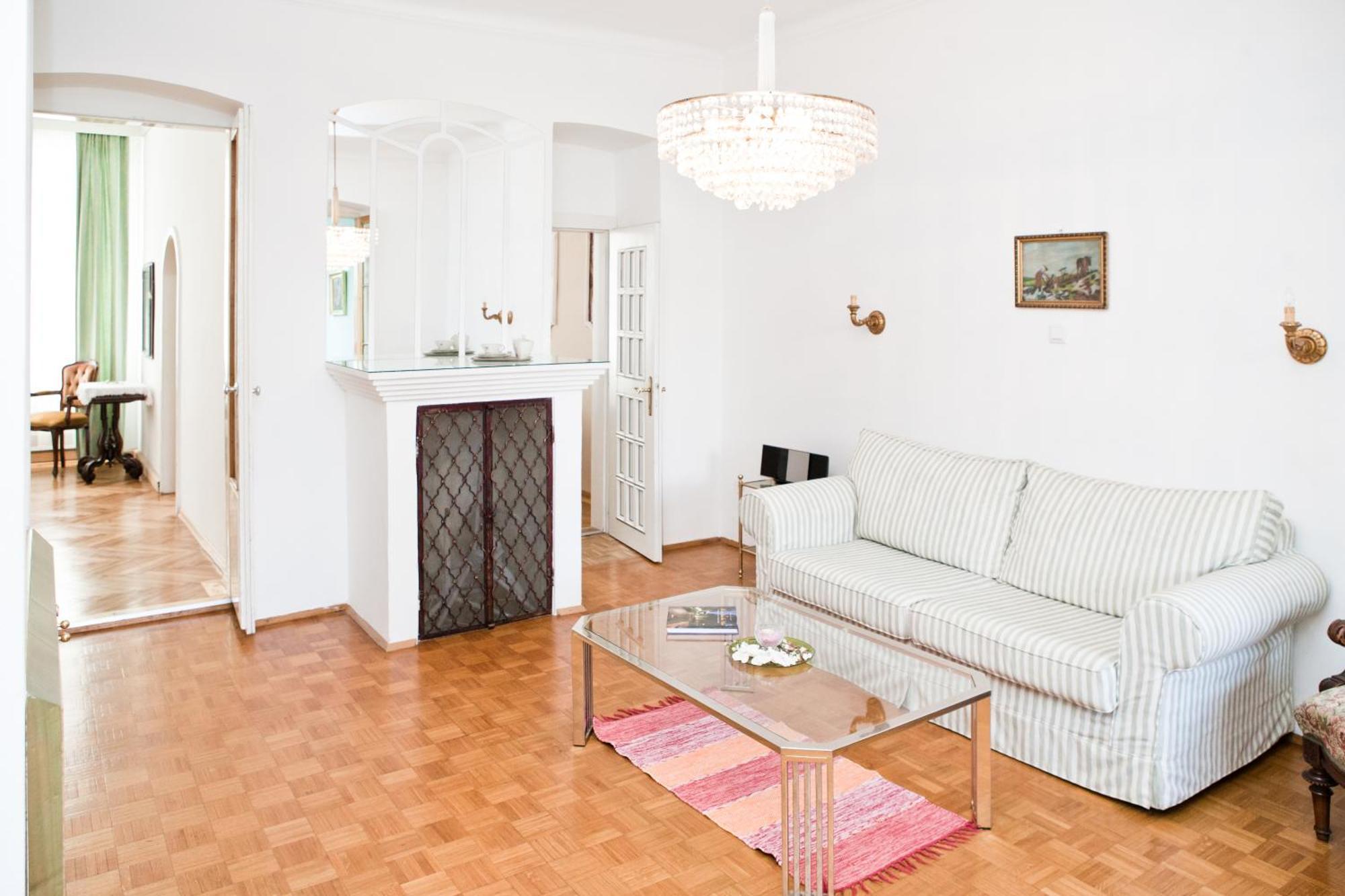 Gabriele'S Apartment Wina Bagian luar foto