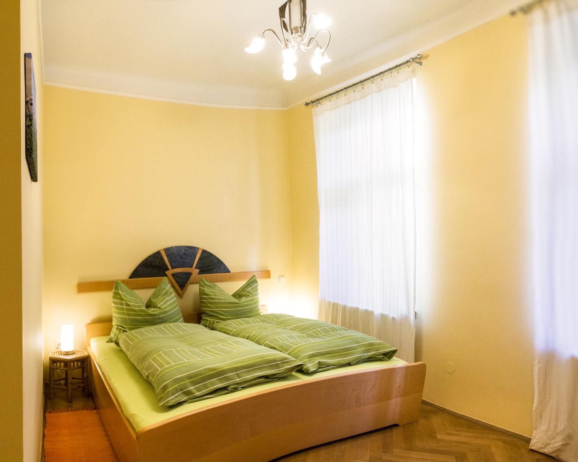 Gabriele'S Apartment Wina Bagian luar foto