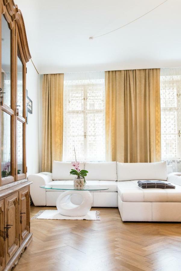 Gabriele'S Apartment Wina Bagian luar foto