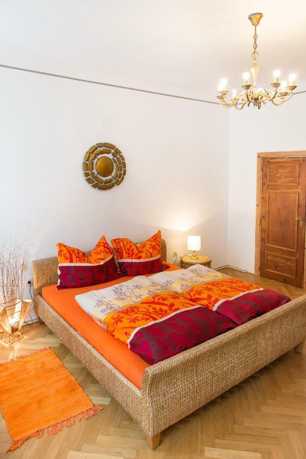Gabriele'S Apartment Wina Bagian luar foto
