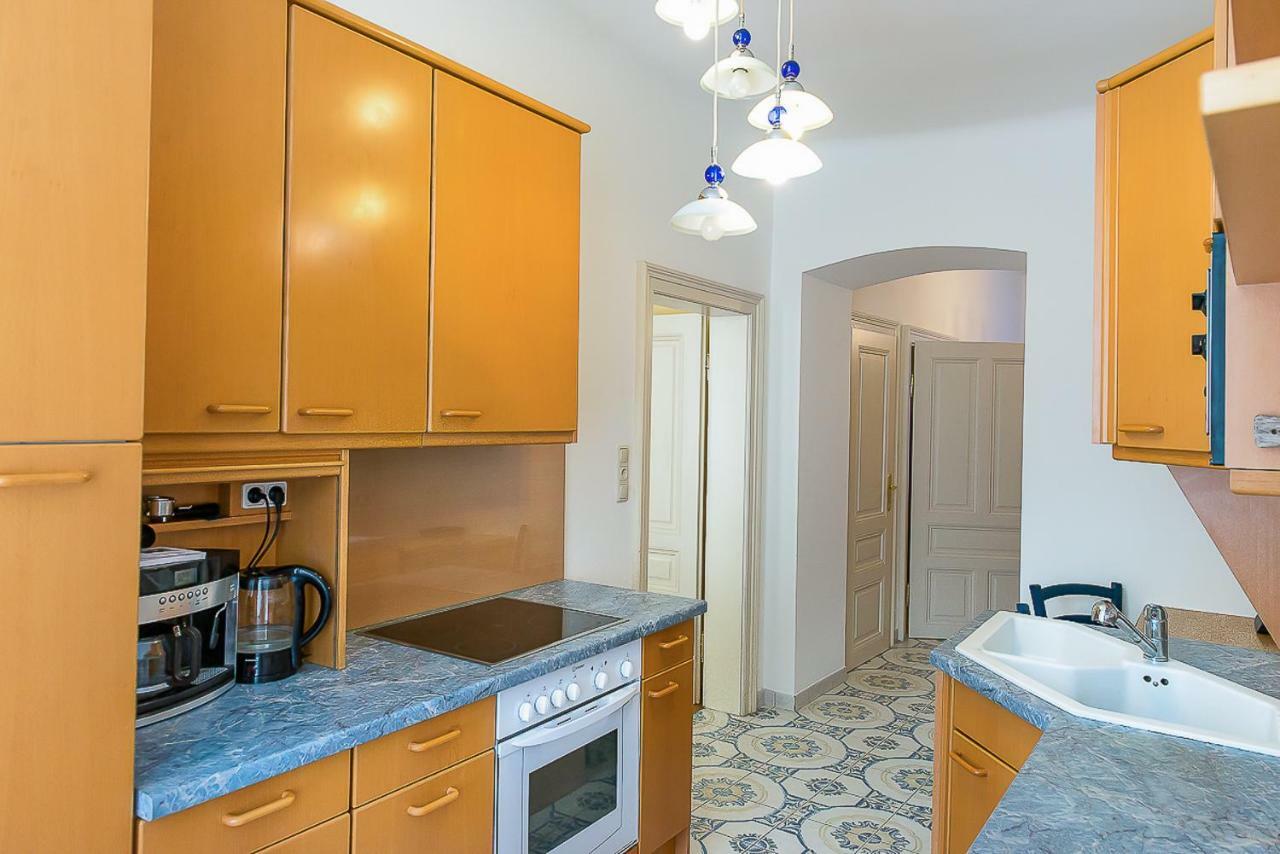 Gabriele'S Apartment Wina Bagian luar foto